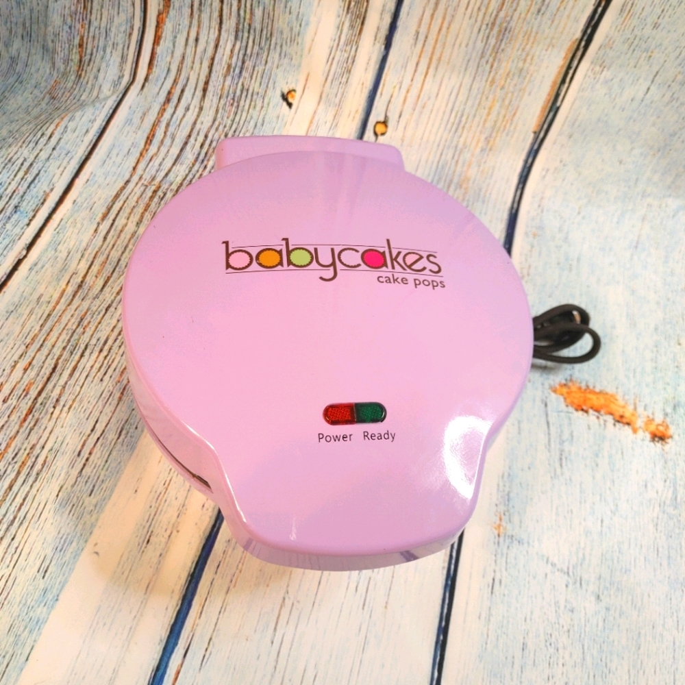 Purple Babycakes Cake Pops Maker Makes 12